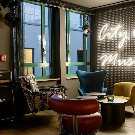 One ホテル 3*