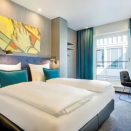 One מלון 3*